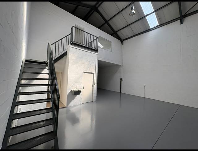 200M² WAREHOUSE TO LET IN ASLA PARK